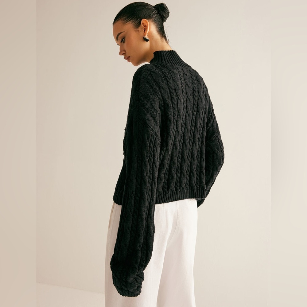 Commense Black Cable-Knit V-Neck Sweater with Keyhole - Picture 11 of 11